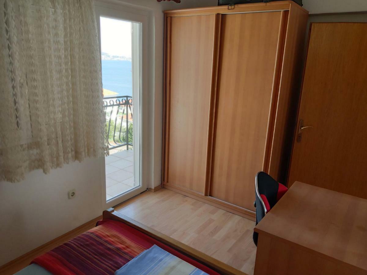 Eva Apartment 1 โตรกีร์ ภายนอก รูปภาพ