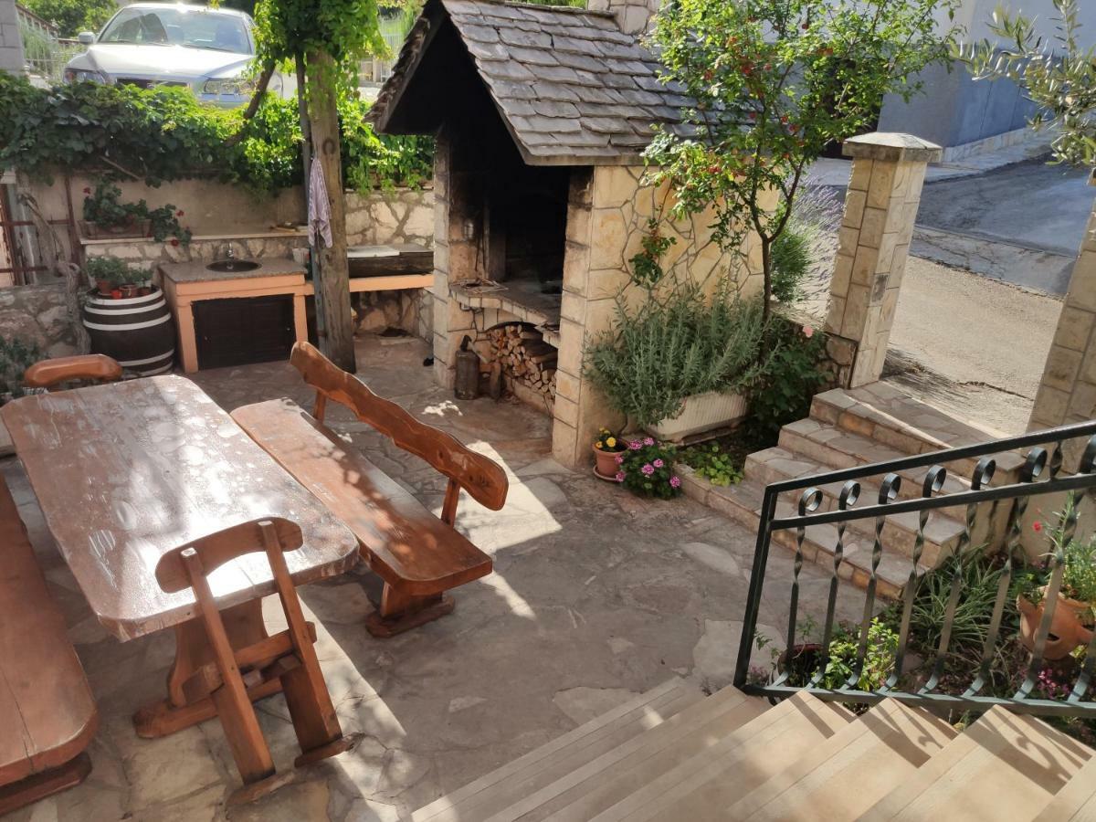 Eva Apartment 1 โตรกีร์ ภายนอก รูปภาพ