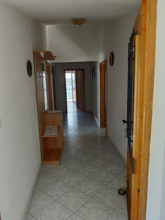 Eva Apartment 1 โตรกีร์ ภายนอก รูปภาพ