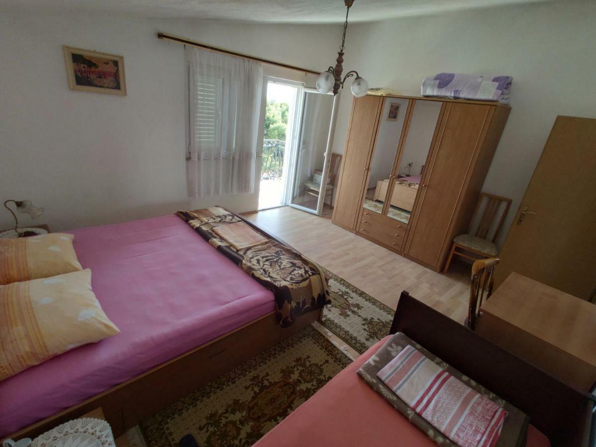 Eva Apartment 1 โตรกีร์ ภายนอก รูปภาพ